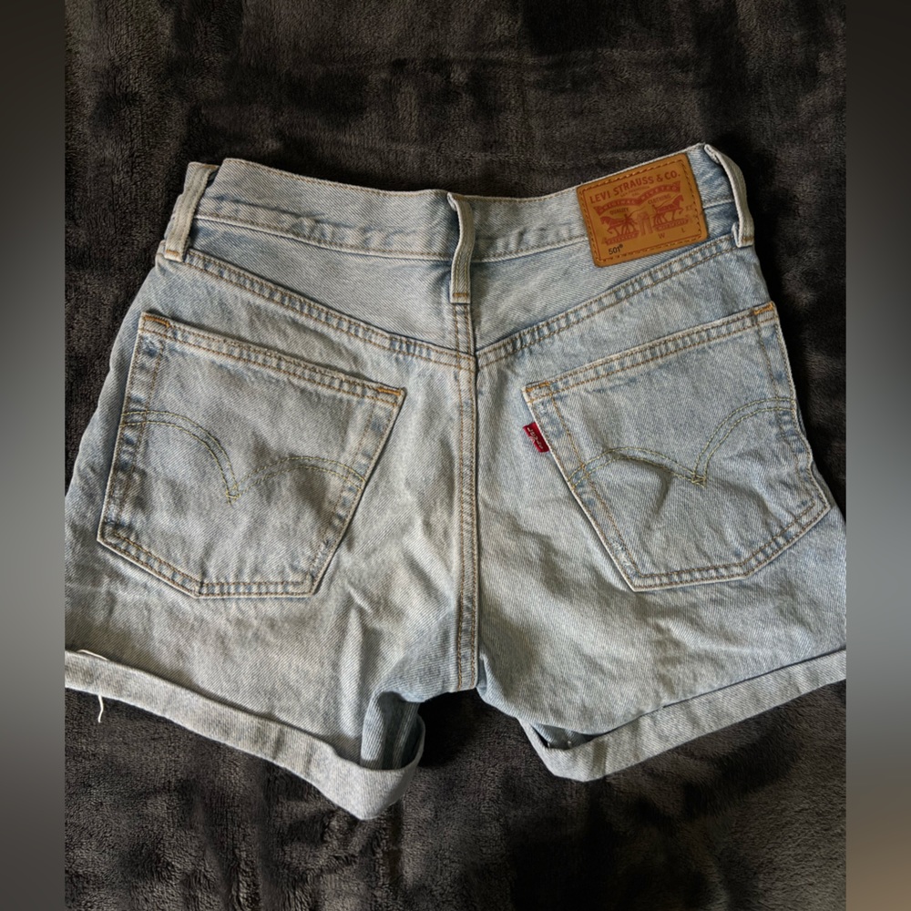 LEVIS SHORTS - Picture 2 of 2